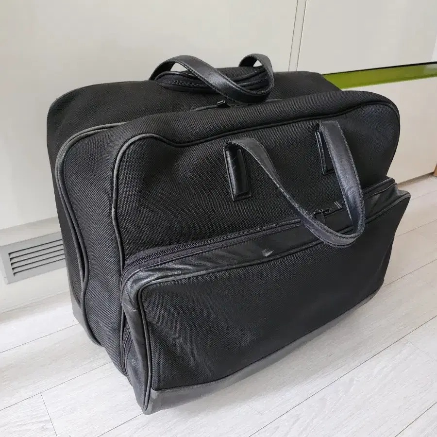 TUMI 2휠 비즈니스 캐리어