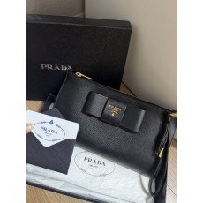 프라다 사피아노 클러치
